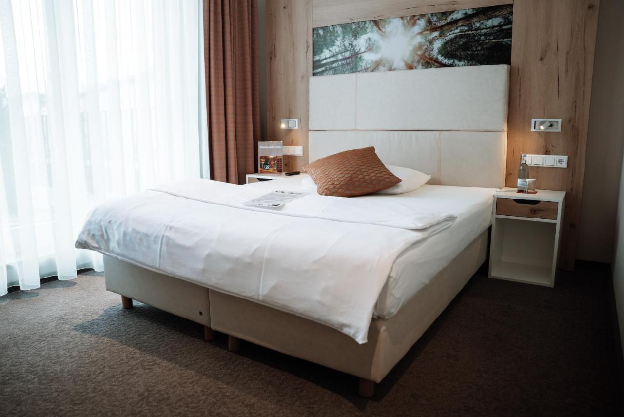 Centrale Hotel und Restaurant Waldkraiburg Extérieur photo