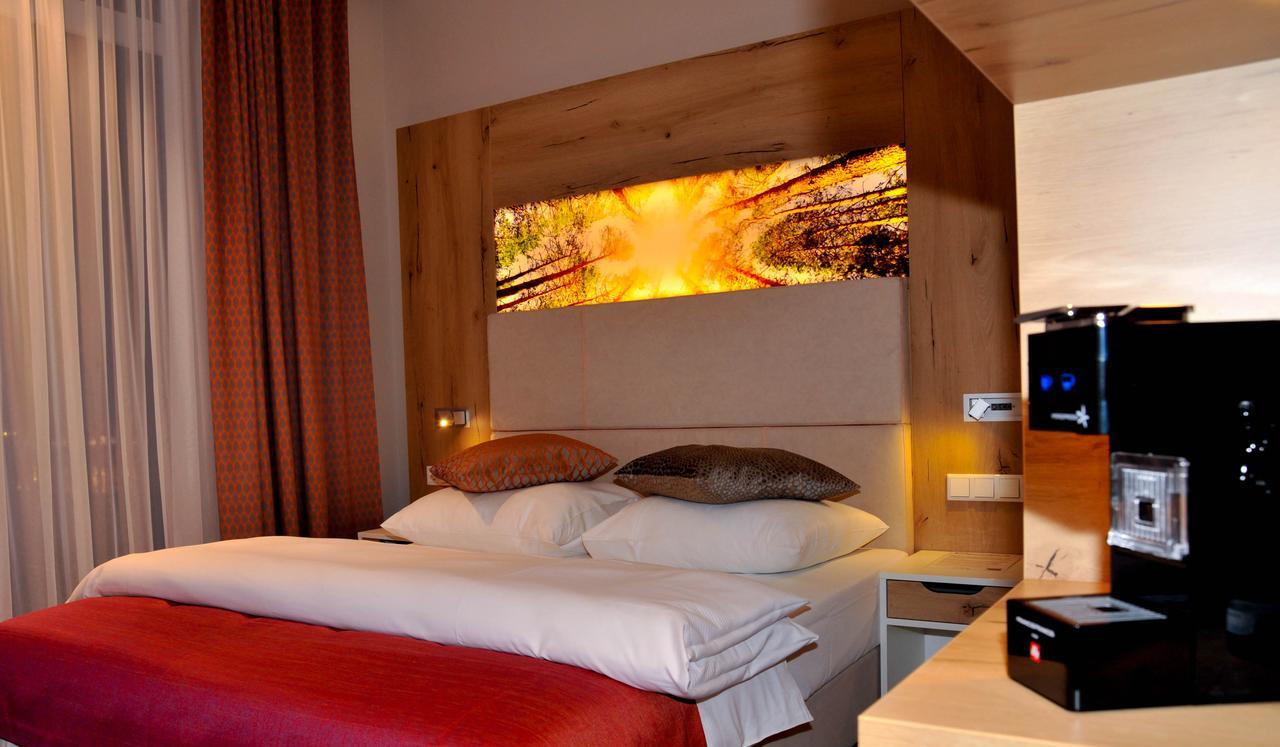 Centrale Hotel und Restaurant Waldkraiburg Extérieur photo